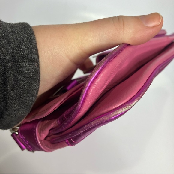 Wilsons Leather Maxima Y2K metallic pink shoulder bag - Picture 8 of 9